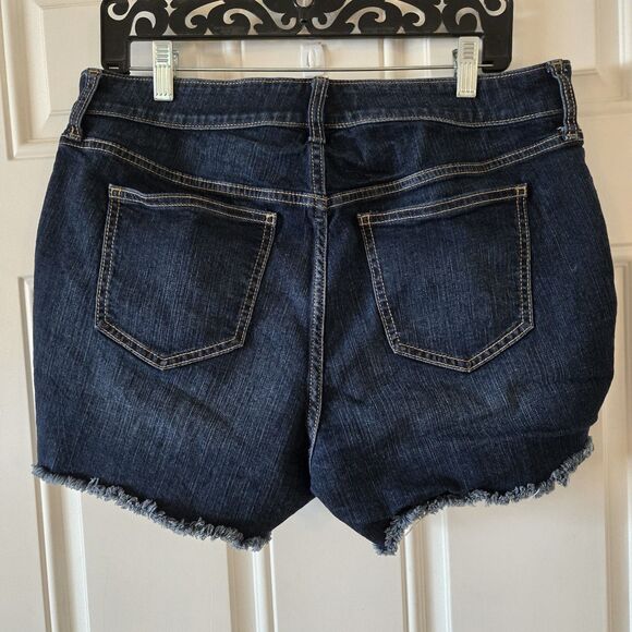 Torrid Demin Shorts First At Fit Cut Off Jean Shorts Button Up Size 14 Fringe - Picture 3 of 5